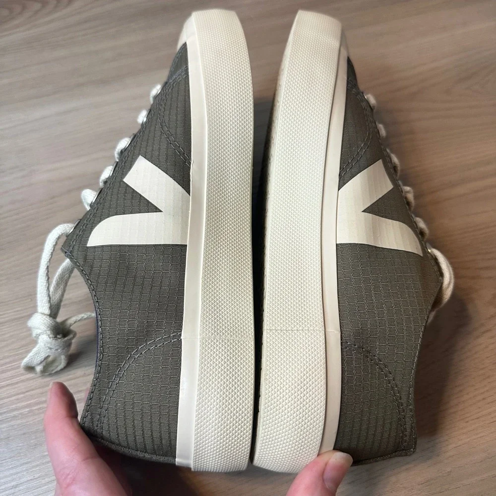 Veja Nova Canvas Low Top Sneakers Olive Green Khaki Mens 7 W 8.5 EUR 38